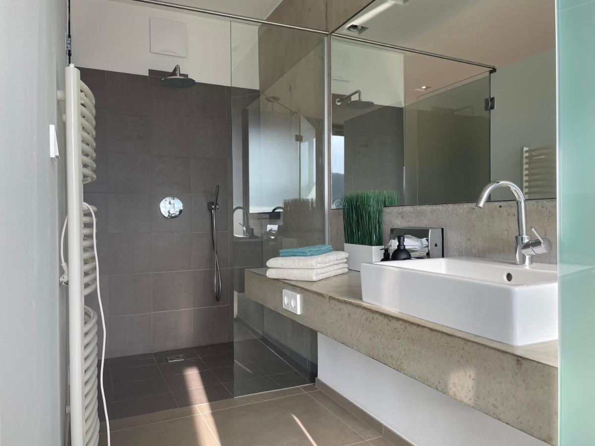 *Brandnew* Modernes Apartment In Den Weinbergen Mit Pool Und Sauna Spielfeld Buitenkant foto
